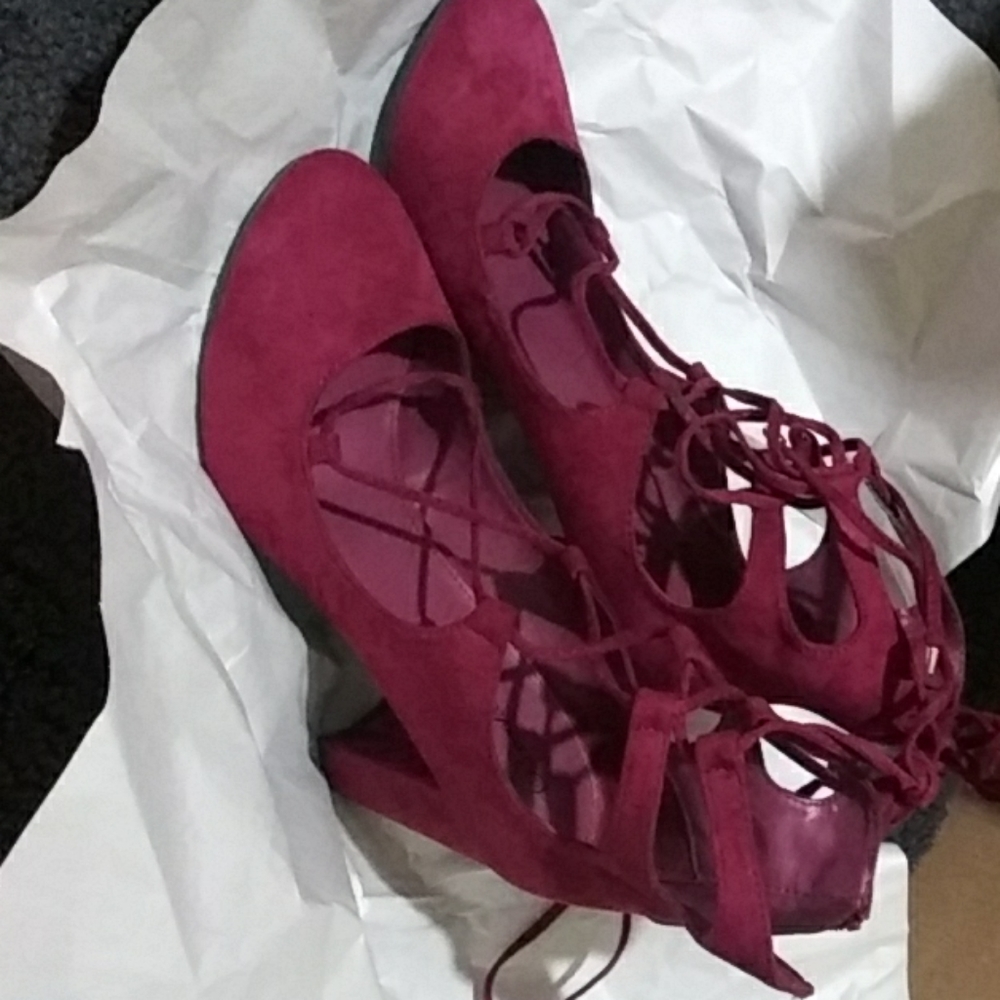 Shoes - Picture 2 of 3